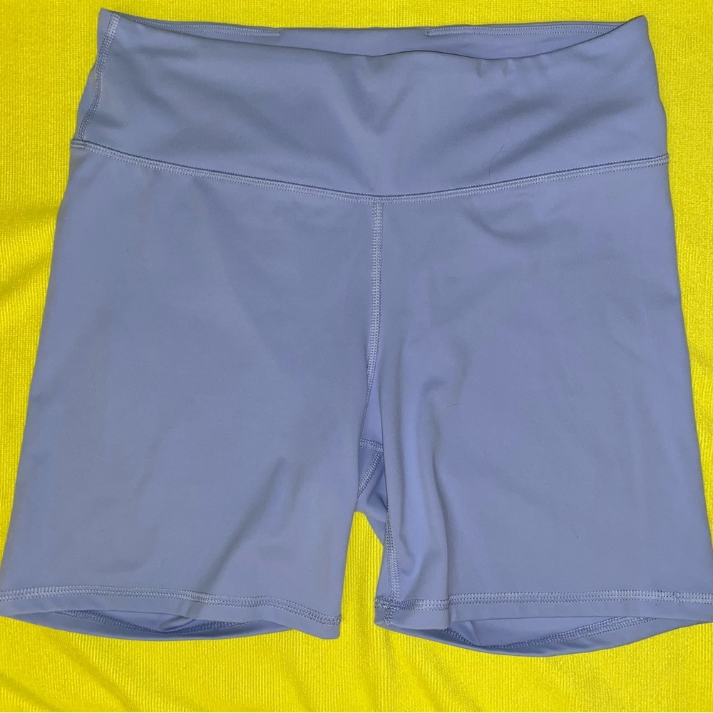 3/$21 Old Navy Active Go Dry Bike Shorts Lilac Large